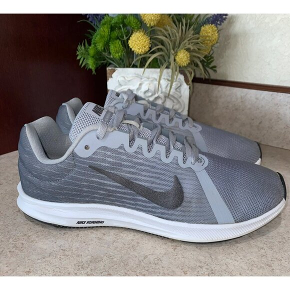 Nike Womens Running Shoes Size 8 Gray White Mesh Lightweight Athletic Sneakers - Picture 7 of 7